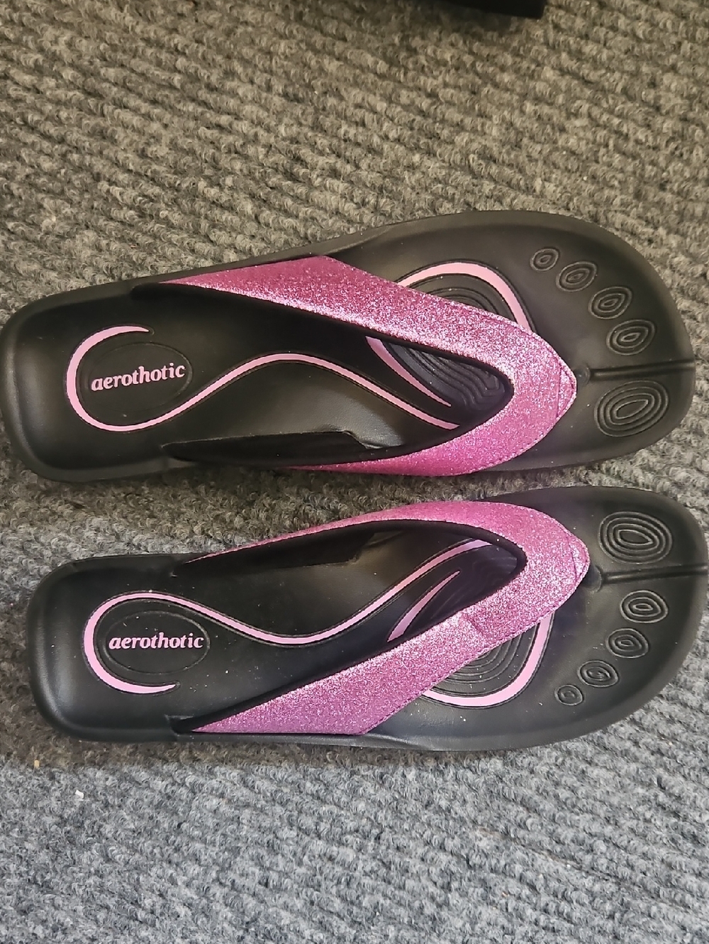 Aerothotic Women's Pink Glitter Thong Sandals. (8)
